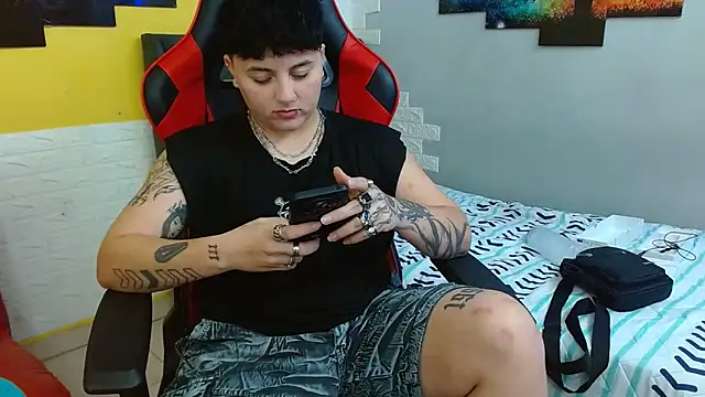 isabeautyx19 online show from 10/28/25, 03:40