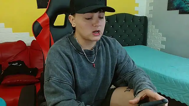 isabeautyx19 online show from 11/11/25, 01:44