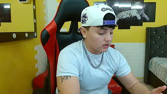 isabeautyx19 online show from 11/15/25, 02:48