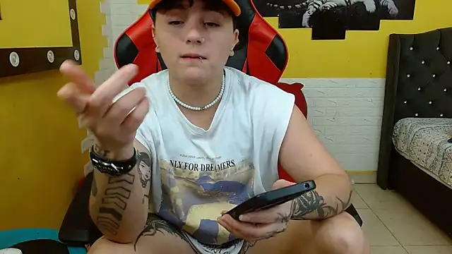 isabeautyx19 online show from 11/22/25, 03:38