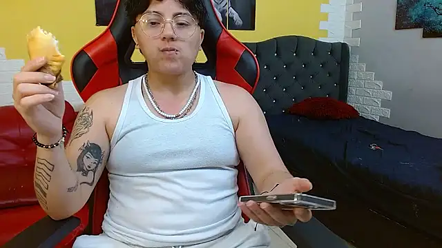 isabeautyx19 online show from 01/12/26, 03:41