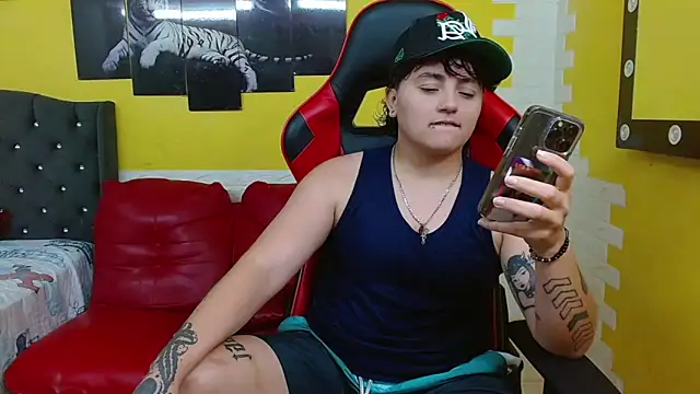 isabeautyx19 online show from 02/14/26, 02:01