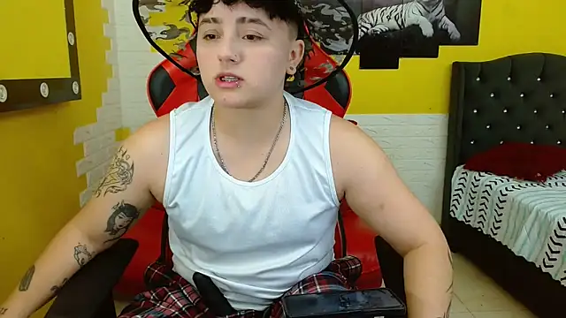 isabeautyx19 online show from 10/25/25, 02:22