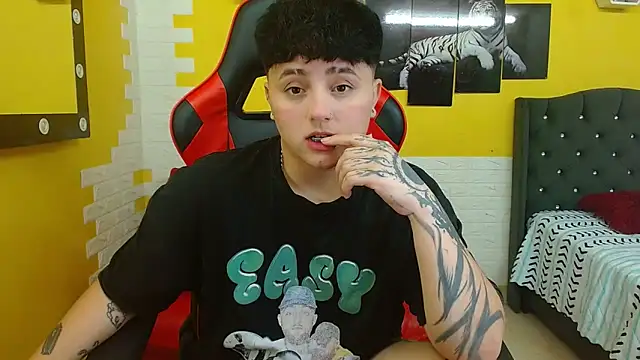 isabeautyx19 online show from 10/23/25, 02:21