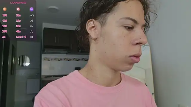 Snapshot of grey___27 chatting on 03/05/26, 11:29 grey 27 online show from 03/05/26, 11:29