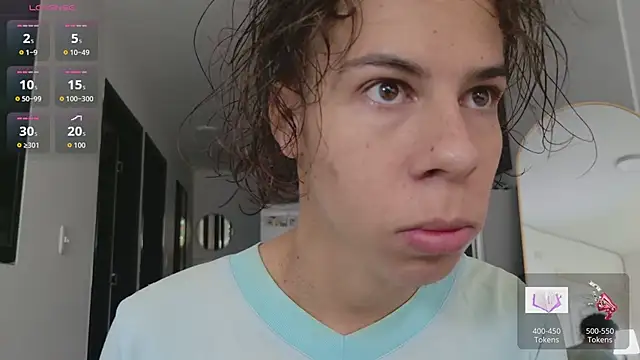 Snapshot of grey___27 chatting on 03/19/26, 11:32 grey 27 online show from 03/19/26, 11:32