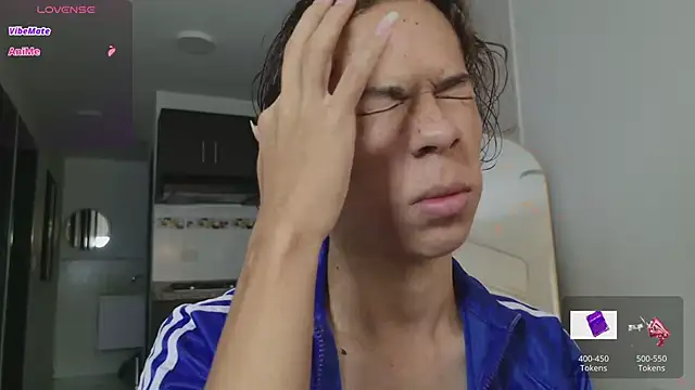 Snapshot of grey___27 chatting on 03/06/26, 11:27 grey 27 online show from 03/06/26, 11:27