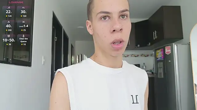 Snapshot of grey___27 chatting on 04/10/26, 05:53 grey 27 online show from 04/10/26, 05:53