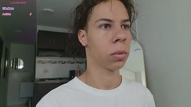 Snapshot of grey___27 chatting on 02/20/26, 11:45 grey 27 online show from 02/20/26, 11:45