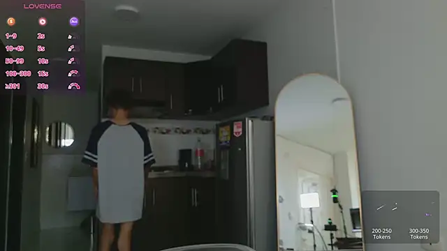 Snapshot of grey___27 chatting on 02/21/26, 11:34 grey 27 online show from 02/21/26, 11:34