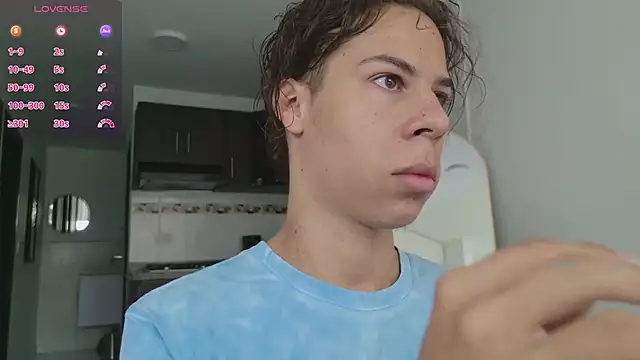 Snapshot of grey___27 chatting on 03/01/26, 11:32 grey 27 online show from 03/01/26, 11:32