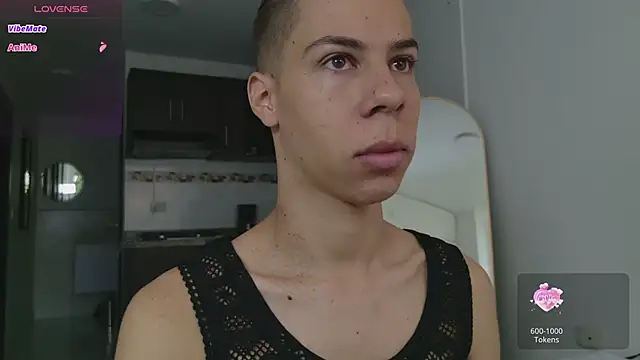 Snapshot of grey___27 chatting on 02/10/26, 11:42 grey 27 online show from 02/10/26, 11:42