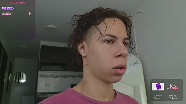 Snapshot of grey___27 chatting on 03/13/26, 11:26 grey 27 online show from 03/13/26, 11:26