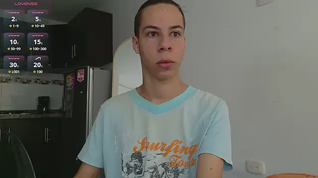 Snapshot of grey___27 chatting on 03/26/26, 11:19 grey 27 online show from 03/26/26, 11:19