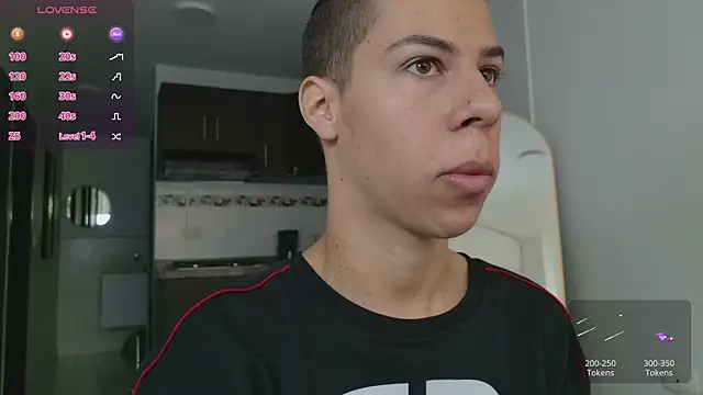 Snapshot of grey___27 chatting on 02/24/26, 11:33 grey 27 online show from 02/24/26, 11:33