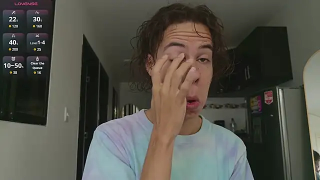 Snapshot of grey___27 chatting on 04/11/26, 11:25 grey 27 online show from 04/11/26, 11:25