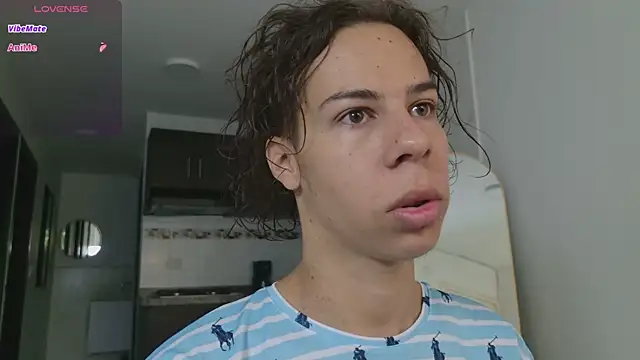 Snapshot of grey___27 chatting on 03/04/26, 11:29 grey 27 online show from 03/04/26, 11:29