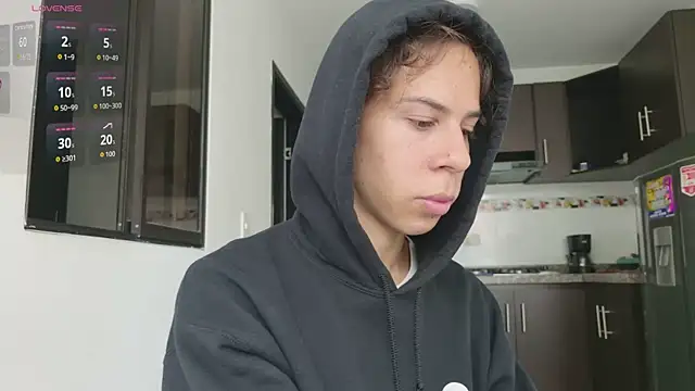 Snapshot of grey___27 chatting on 03/30/26, 03:46 grey 27 online show from 03/30/26, 03:46