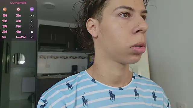 Snapshot of grey___27 chatting on 02/25/26, 11:43 grey 27 online show from 02/25/26, 11:43