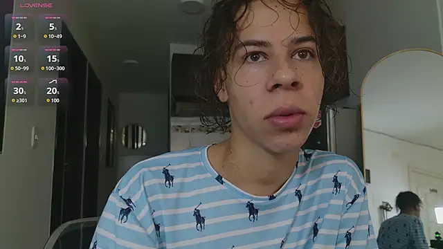 Snapshot of grey___27 chatting on 04/05/26, 11:39 grey 27 online show from 04/05/26, 11:39