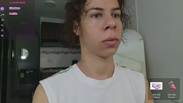 Snapshot of grey___27 chatting on 02/03/26, 12:10 grey 27 online show from 02/03/26, 12:10