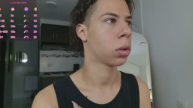 Snapshot of grey___27 chatting on 02/17/26, 11:29 grey 27 online show from 02/17/26, 11:29