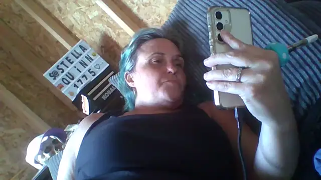 stellaquinn1775 online show from 12/17/25, 06:35