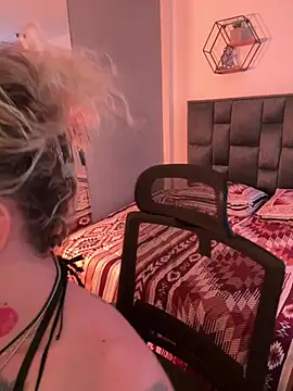 Snapshot of Bonnie_vega chatting on 04/05/26, 09:43 Bonnie vega online show from 04/05/26, 09:43