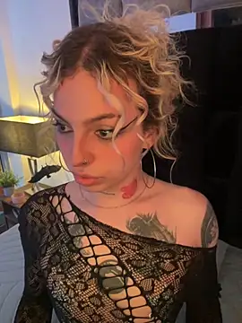 Bonnie vega online show from 11/04/25, 08:45