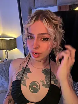 Bonnie vega online show from 10/05/25, 09:16