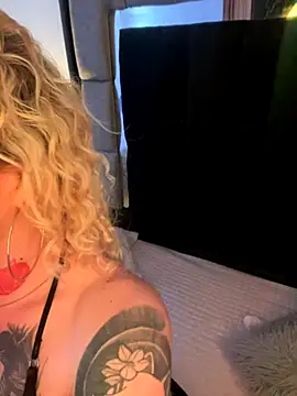 Bonnie vega online show from 10/28/25, 08:41