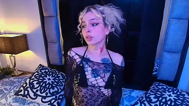 Bonnie vega online show from 09/18/25, 09:07