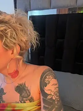 Bonnie vega online show from 09/13/25, 08:20