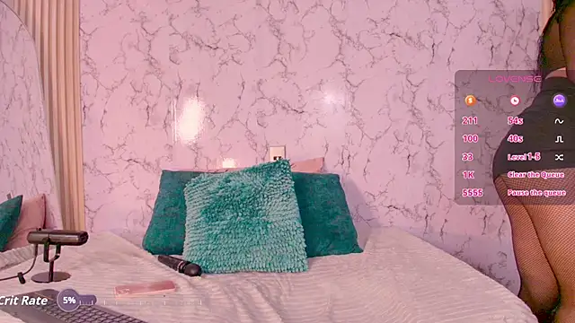 Juliana rodriguez  online show from 10/29/25, 03:33