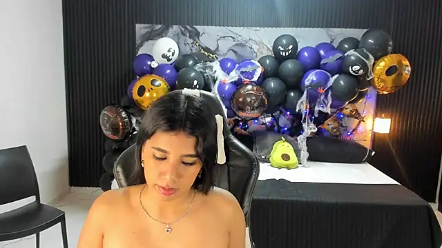 Ivy 16 online show from 10/22/25, 12:04