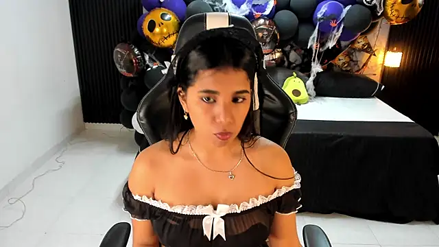 Ivy 16 online show from 10/27/25, 12:06