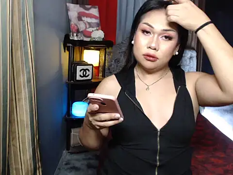 Snapshot of XXmistressamandaXX chatting on 10/17/25, 11:01 XXmistressamandaXX online show from 10/17/25, 11:01