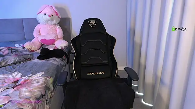 MiniSweetKt online show from 10/26/25, 05:08