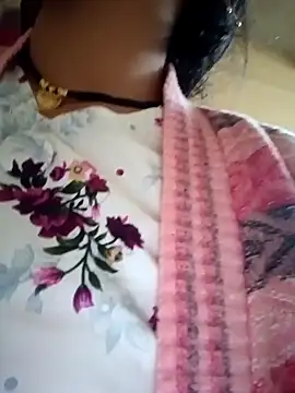 Snapshot of Mamta_Chaterjee chatting on 01/25/25, 02:04 Mamta Chaterjee online show from 01/25/25, 02:04