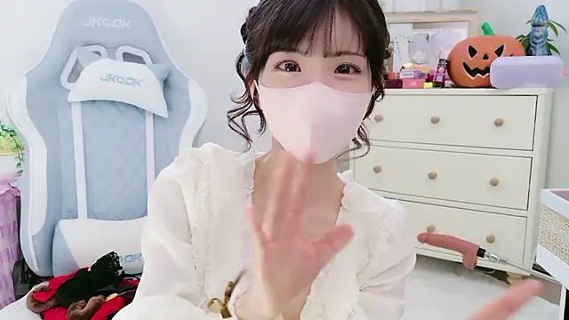 Snapshot of -minami- chatting on 11/03/25, 03:12 -minami- online show from 11/03/25, 03:12