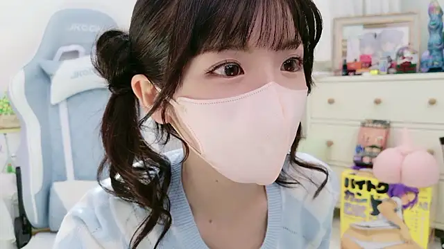 Snapshot of -minami- chatting on 11/15/25, 03:10 -minami- online show from 11/15/25, 03:10