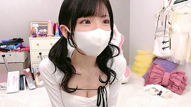 Snapshot of -minami- chatting on 04/29/26, 12:15 -minami- online show from 04/29/26, 12:15