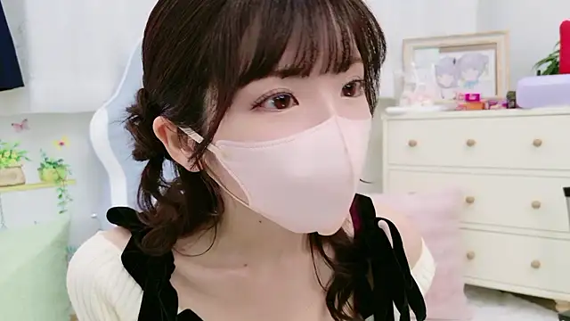 -minami- online show from 10/10/25, 12:06