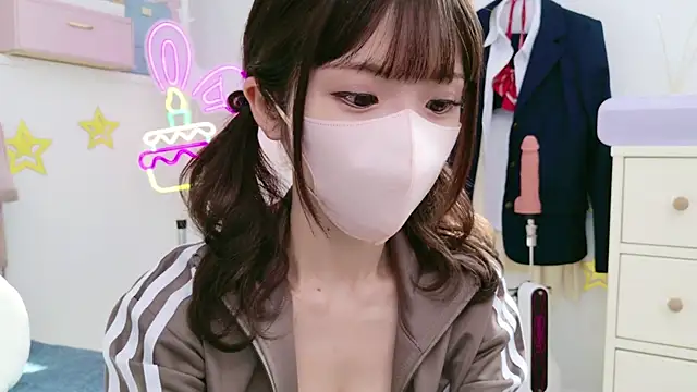 -minami- online show from 02/02/25, 03:32