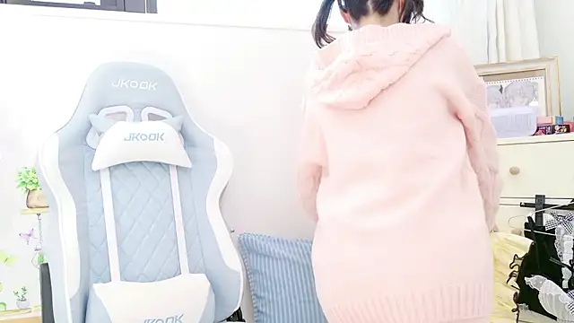 Snapshot of -minami- chatting on 11/22/25, 03:05 -minami- online show from 11/22/25, 03:05