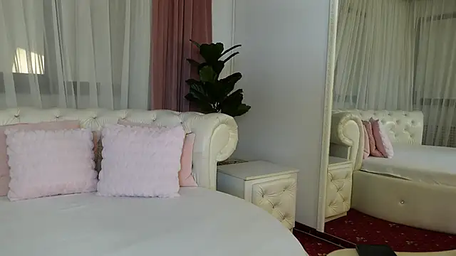 NinaCrystal1 online show from 05/30/26, 09:26