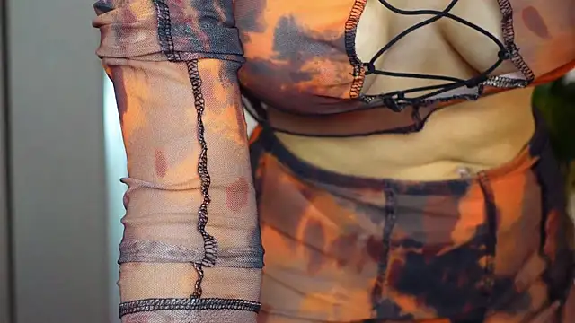 NinaCrystal1 online show from 04/15/26, 04:07