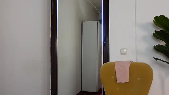 NinaCrystal1 online show from 12/19/25, 08:49