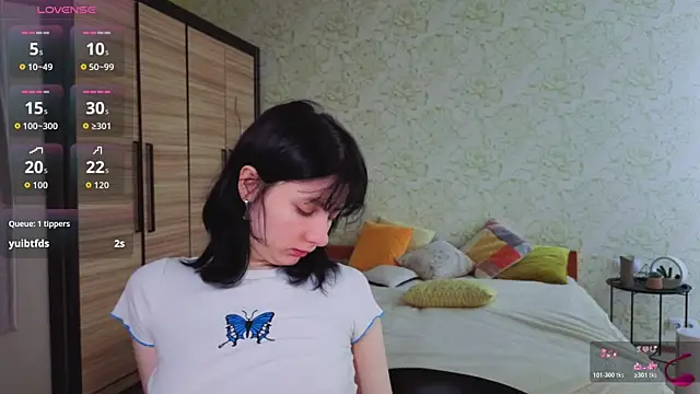 Snapshot of JulisSweet chatting on 11/15/25, 07:56 JulisSweet online show from 11/15/25, 07:56