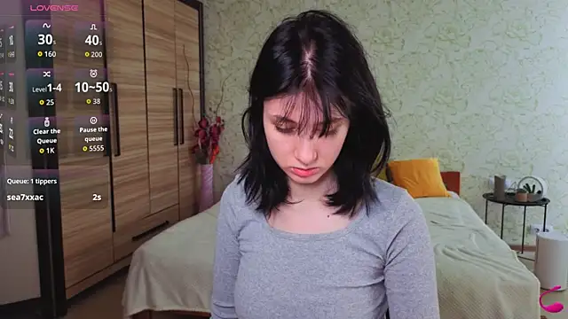 Snapshot of JulisSweet chatting on 11/22/25, 07:51 JulisSweet online show from 11/22/25, 07:51